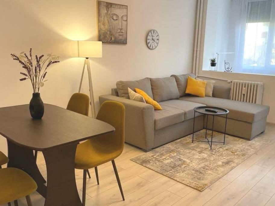 Appartamento Mav Bucarest Esterno foto
